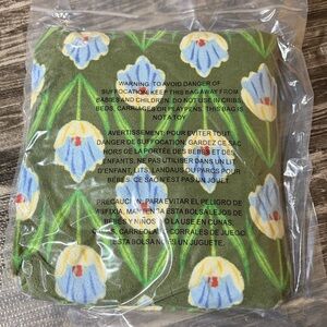 Vera Bradley Fleece Travel Blanket in Tulip Rows NWT